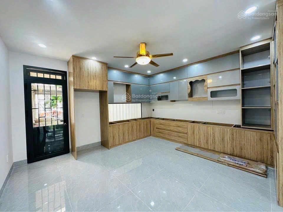 Nhà sài gòn 3 tầng nhánh dt 747