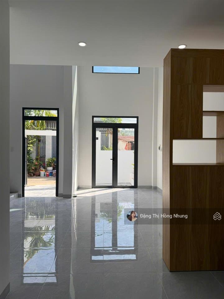 1.1 tỷ dọn vô ở liền mặt tiền nhựa 2pn sát bên ql22b