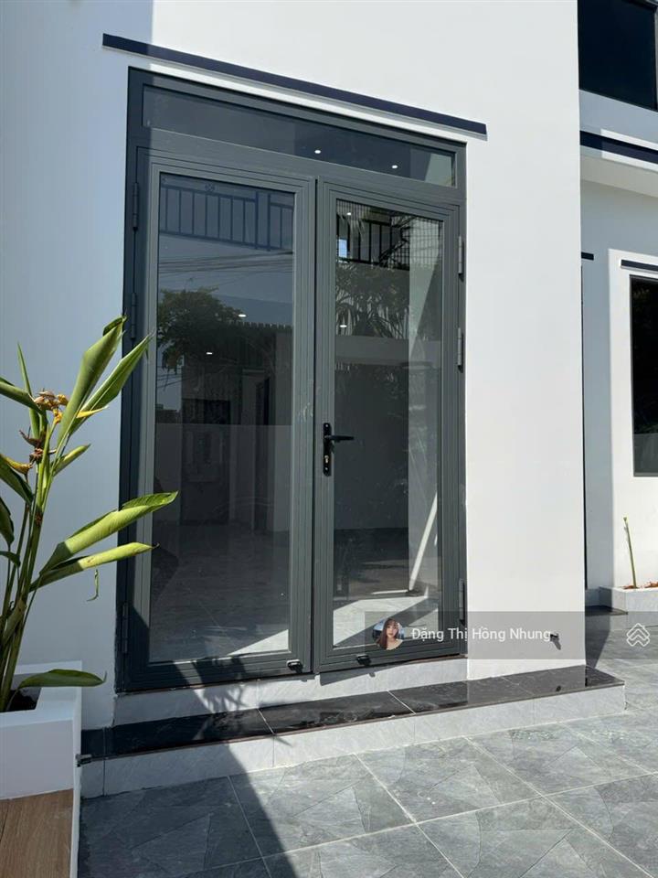 1.1 tỷ dọn vô ở liền mặt tiền nhựa 2pn sát bên ql22b