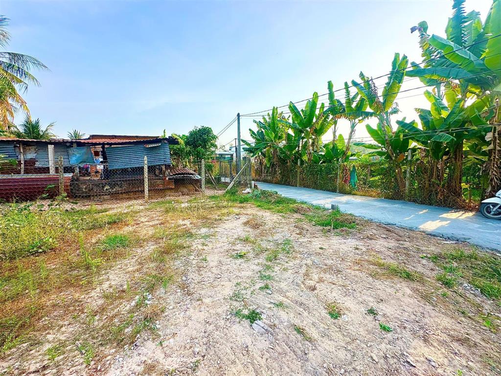 490tr, gần bên ủy ban phường gia lộc 5x18m có thổ cư đường bê tông