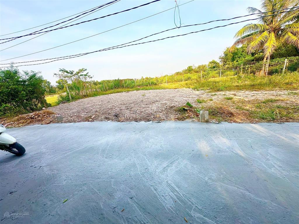 490tr, gần bên ủy ban phường gia lộc 5x18m có thổ cư đường bê tông