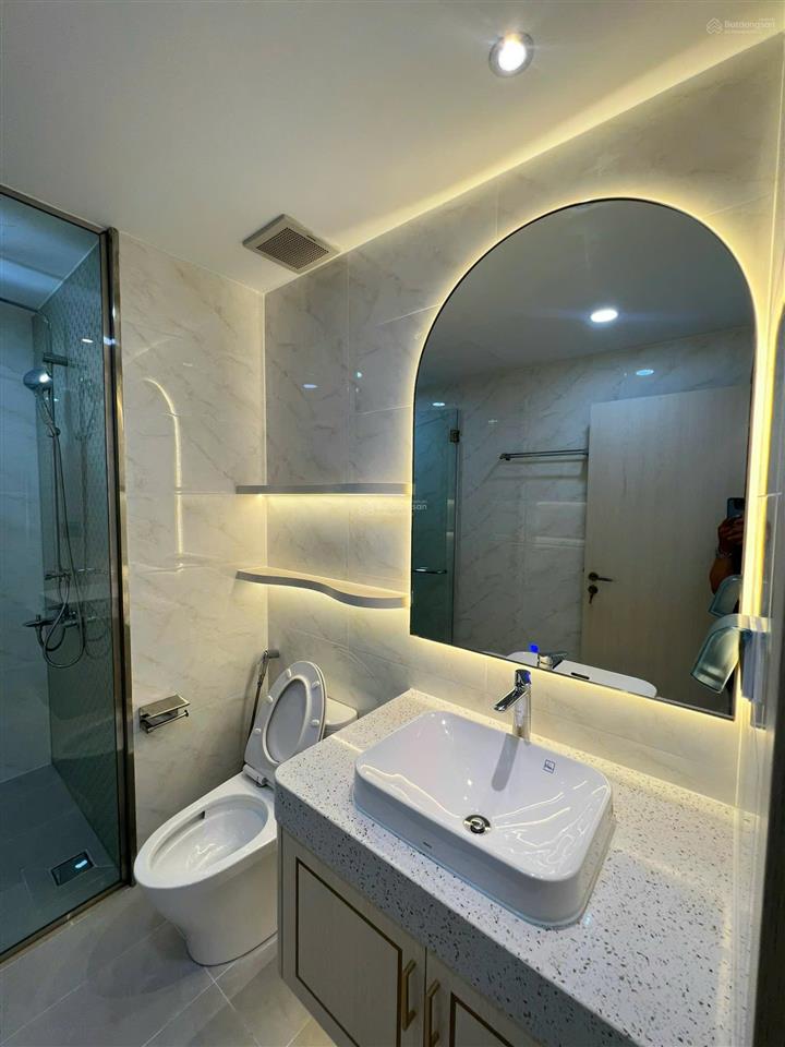 Chủ nhà định cư nước ngoài  cần bán lại 3pn sunrise city north  125m2, full nội thất giá 9.2 tỷ