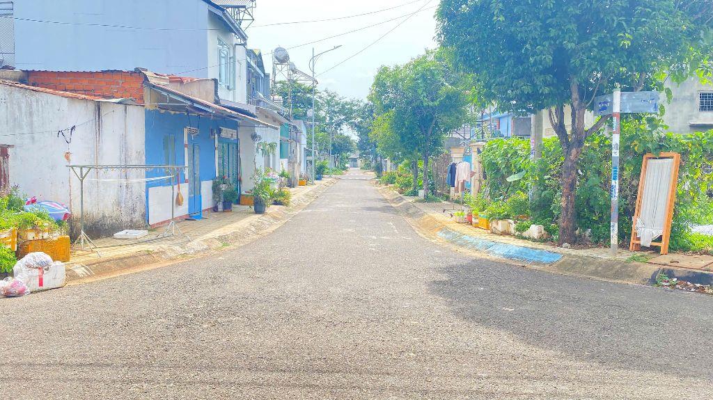 Đất 2 mặt tiền góc - lô 90, trung tâm đức trọng, lâm đồng