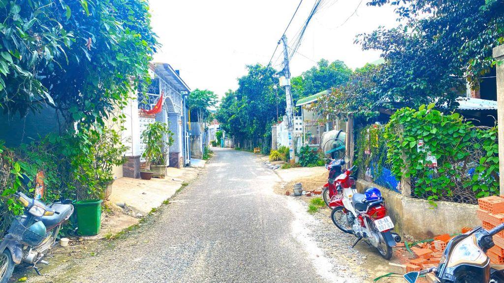 Đất 2 mặt tiền nguyễn thị minh khai lô 90, trung tâm đức trọng