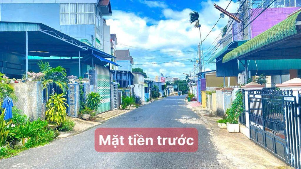Đất 2 mặt tiền nguyễn thị minh khai lô 90, trung tâm đức trọng