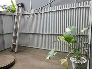 Đất vuông vức - sẵn nhà tiền chế dạng kiên cố - ngay trung tâm đức trọng, lâm đồng