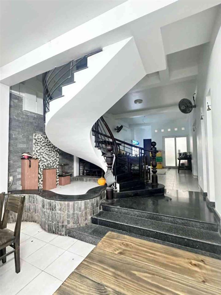 [H2590*] Cơ hội sở hữu nhà mặt tiền đường 30m sát ĐH Văn Lang, Bình Thạnh - Giá 18.x tỷ!