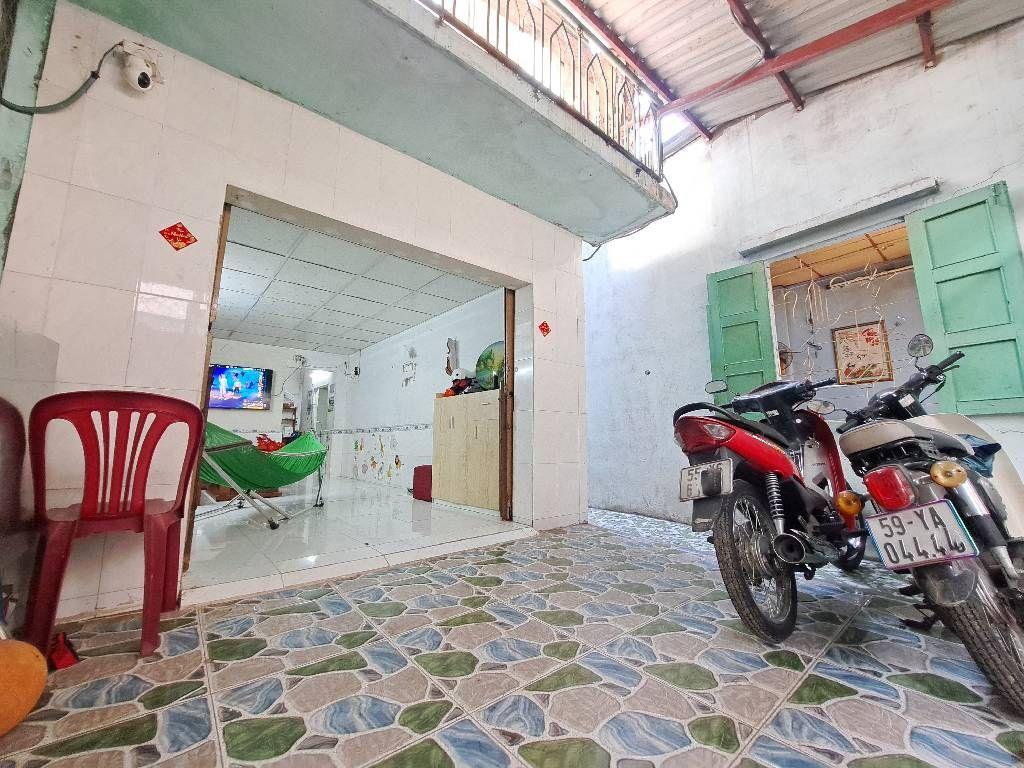 [H2891*] Nhà 2 tầng nở bụng 8m cạnh Chợ Hóc Môn – Giá 2.x tỷ