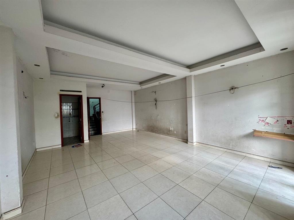 H3028* Nhà 5T Giá Rẻ Có Sân Đỗ Ô Tô sát Cầu Trường Đai, Giá 8.x Tỷ