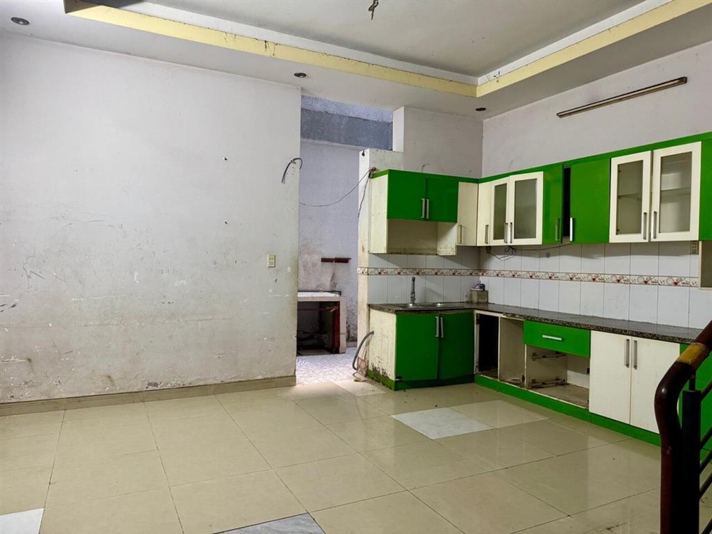 H3028* Nhà 5T Giá Rẻ Có Sân Đỗ Ô Tô sát Cầu Trường Đai, Giá 8.x Tỷ