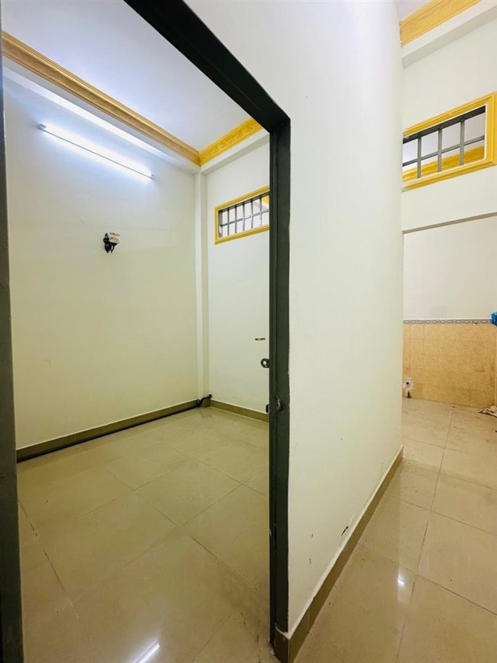 [K5887*] Nhà 2 tầng vuông vức cạnh chợ Xóm Mới Đường  Số 2 5.x tỷ