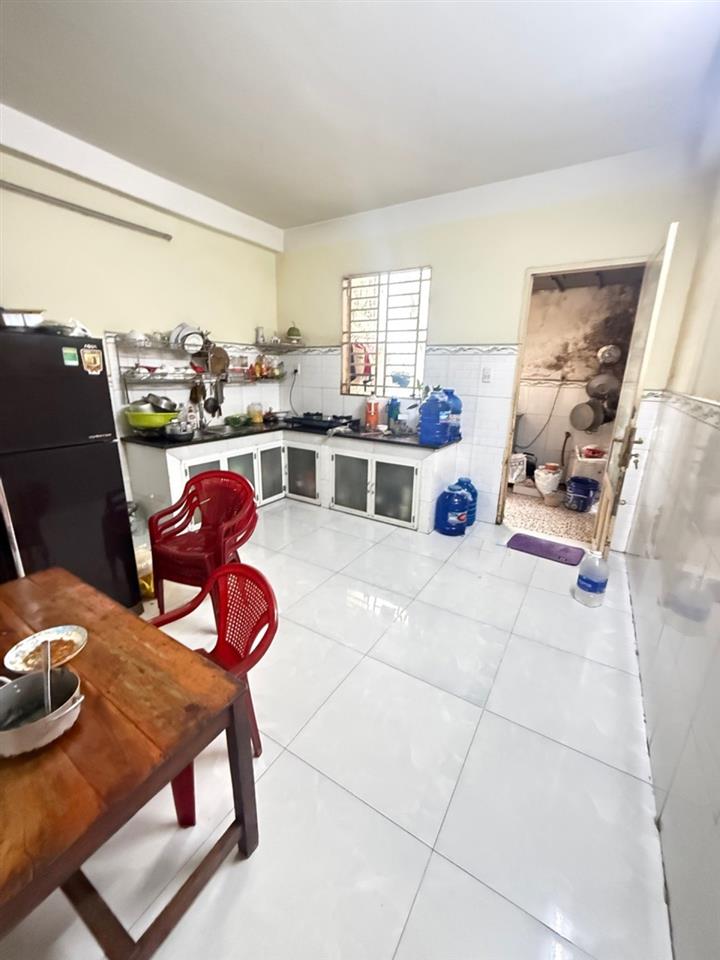 [K2893*] Bán đất tặng nhà vuông vức gần Đ.Học Kinh Tế Luật – Giá 8.x tỷ
