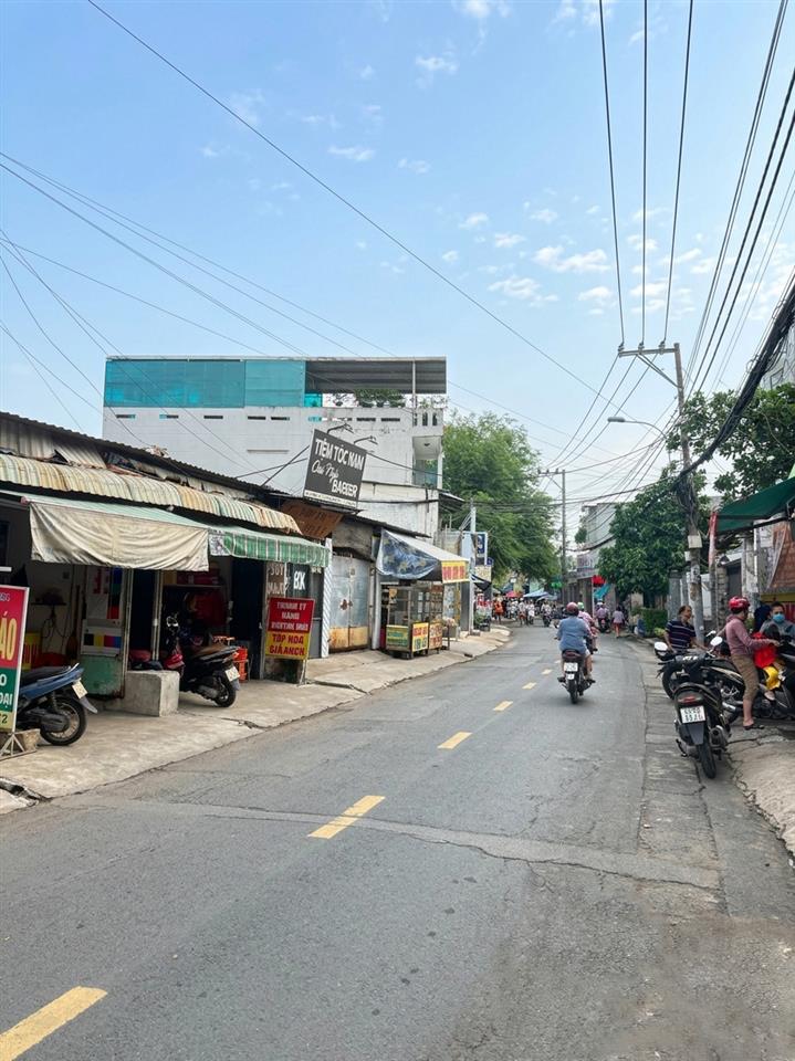 [K2893*] Bán đất tặng nhà vuông vức gần Đ.Học Kinh Tế Luật – Giá 8.x tỷ