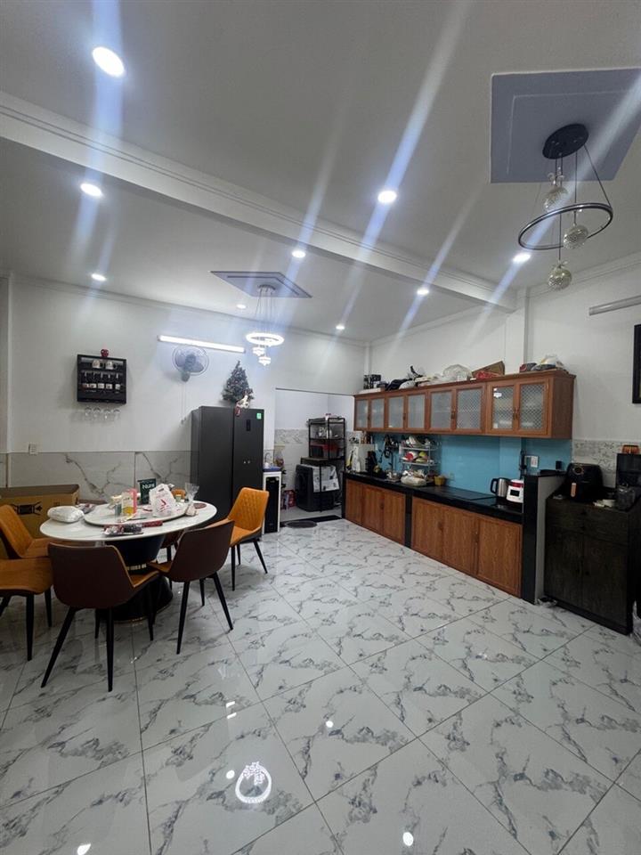 K3030  Nhà Rẻ Nở hậu 5.4m 2T Ở Ngay gần Emart Phan Huy Ích, Giá 6.x Tỷ