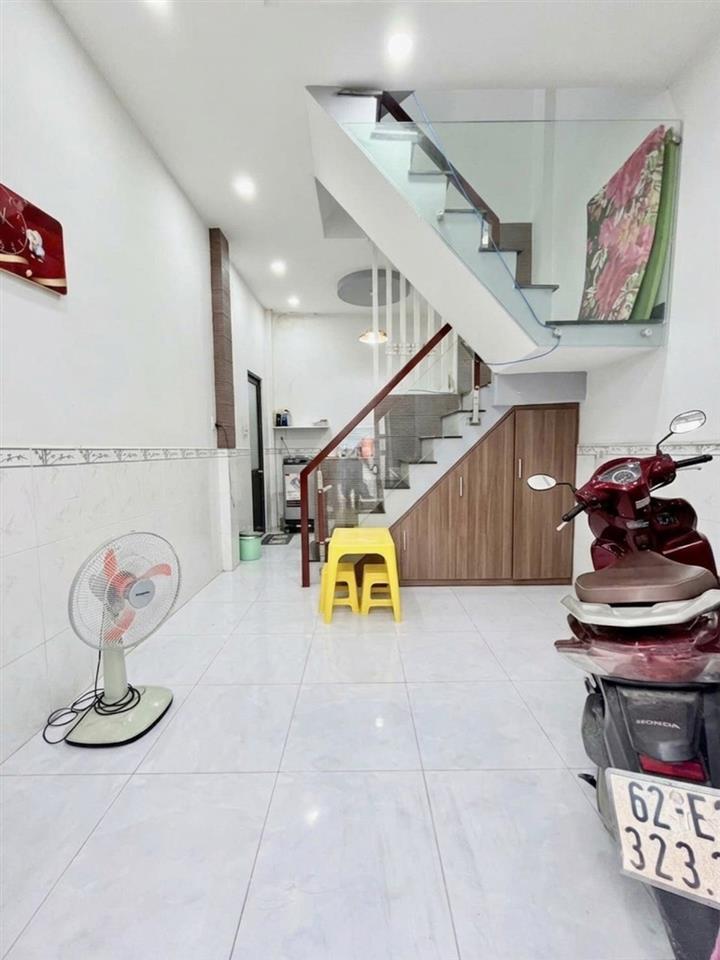 T5892  Nhà N.Hậu 4.6m sát Chợ Xóm Mới Thống Nhất  Giá 2.x Tỷ
