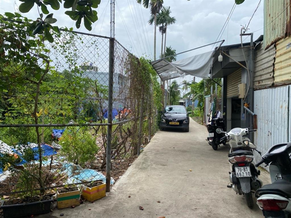 [T5898] Đất vuông vức hẻm ô tô gần Cầu Bến Phân - Giá 2.x tỷ