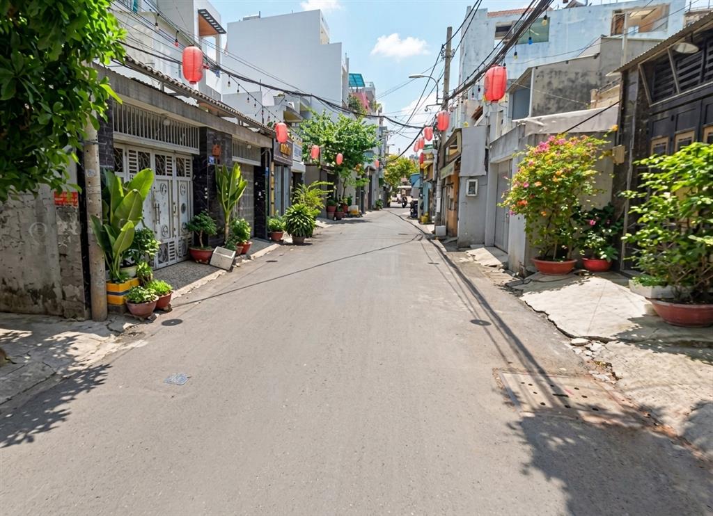 [T2928*] Bán Đất Tặng Nhà Hẻm Ôtô Né 105m2 cạnh CV Làng Hoa Gò Vấp - 8.x Tỷ