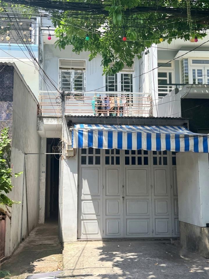 [T2928*] Bán Đất Tặng Nhà Hẻm Ôtô Né 105m2 cạnh CV Làng Hoa Gò Vấp - 8.x Tỷ