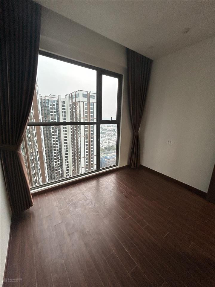 Cho thuê căn góc tòa h1 tầng 23 masterise view hồ ngọc trai, 2n+1+2wc, nội thất cơ bản
