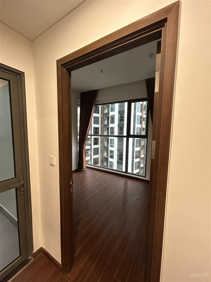 Cho thuê căn góc tòa h1 tầng 23 masterise view hồ ngọc trai, 2n+1+2wc, nội thất cơ bản