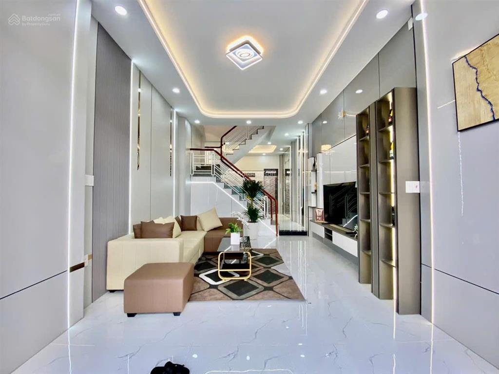 Bán nhà 3 lầu,4p,hẻm ô tô đường ht13,hiệp thành q12. giá  5,75 tỷ