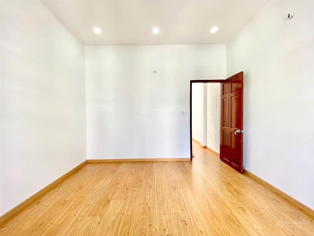 Bán nhà 3 lầu,4p,hẻm ô tô đường ht13,hiệp thành q12. giá  5,75 tỷ