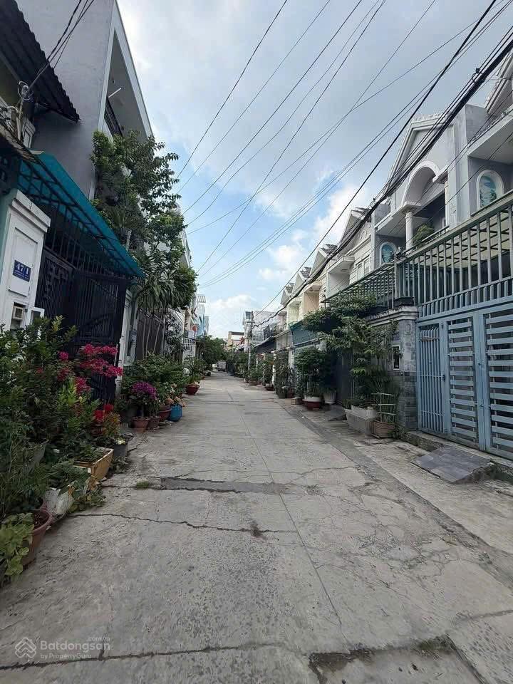 Bán nhà shr,hẻm ô tô  thạnh lộc 22,q12. giá  4,45 tỷ