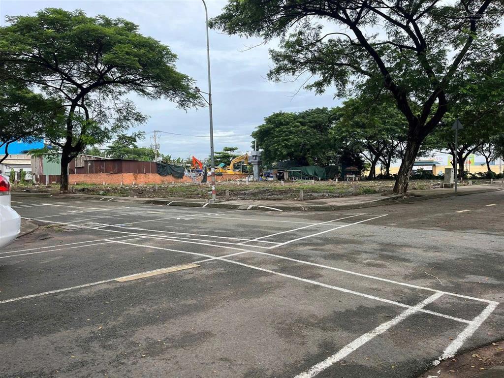 Bán lô đất dt 5x18m  khu đồng bộ đường 12m có vỉa hè  lê thị riêng q12. giá 5,15 tỷ