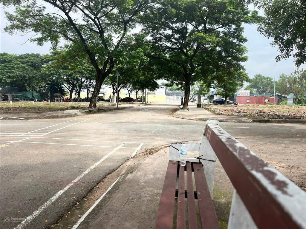 Bán lô đất dt 5x18m  khu đồng bộ đường 12m có vỉa hè  lê thị riêng q12. giá 5,15 tỷ