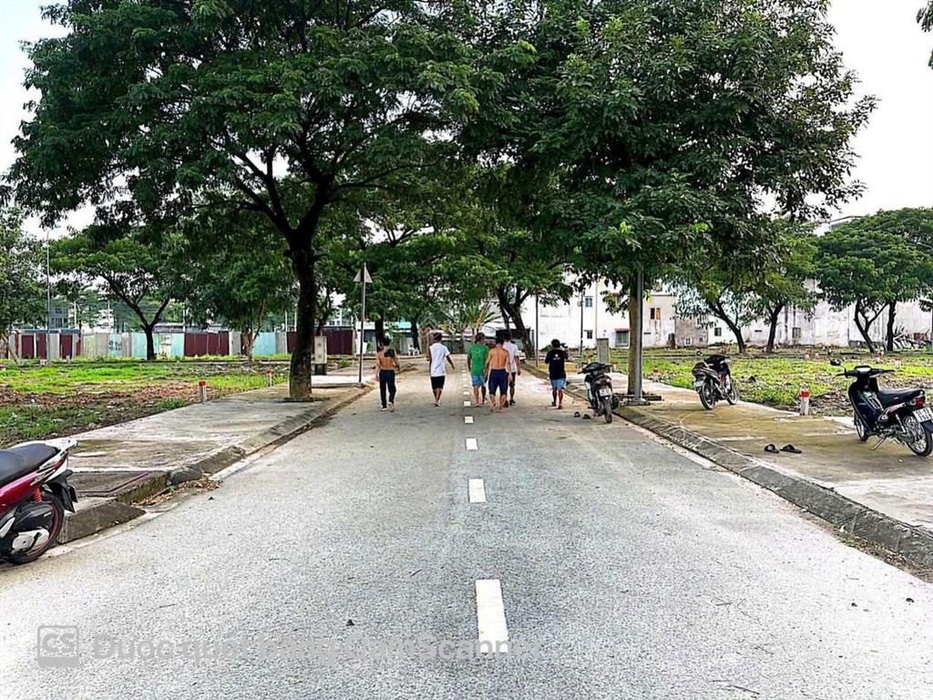 Bán lô đất dt 5x18m  khu đồng bộ đường 12m có vỉa hè  lê thị riêng q12. giá 5,15 tỷ