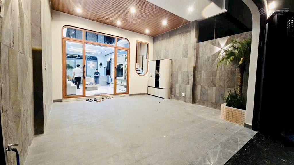 Bán nhà 4 lầu  đường ô tô  tô ngọc vân q12. giá  7,45 tỷ