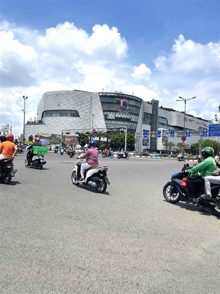 Bán Đất Mặt Tiền Gần Gigamall Thủ Đức 123m² Ngang 6m – Đường 20m – Chỉ 13.5 Tỷ - Phạm Văn