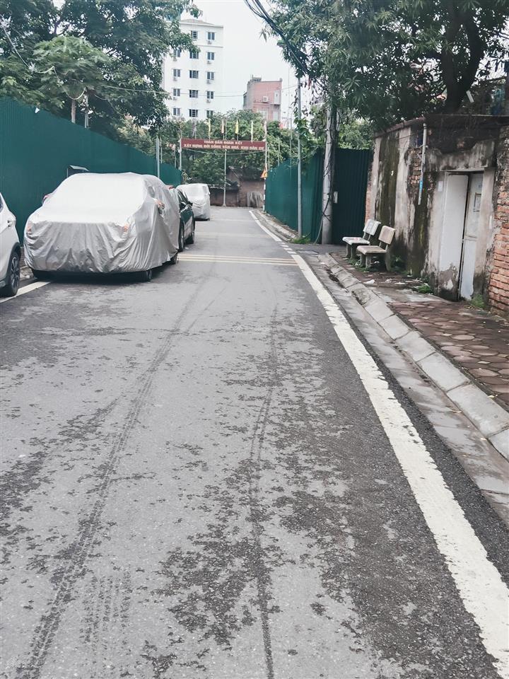 Bán gấp nhà c4, lê văn hiến, cạnh hv tài chính. 48 m², vỉa hè, ô tô tránh, kinh doanh. giá 9.9 tỷ
