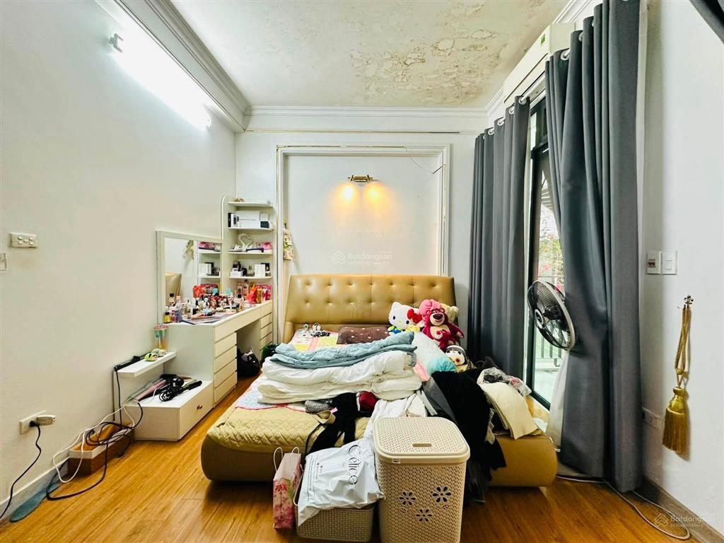 Bán gấp nhà hoàng quốc việt, 70 m², 2 thoáng, ô tô, 5 tầng, kinh doanh. giá nhỉnh 26 tỷ