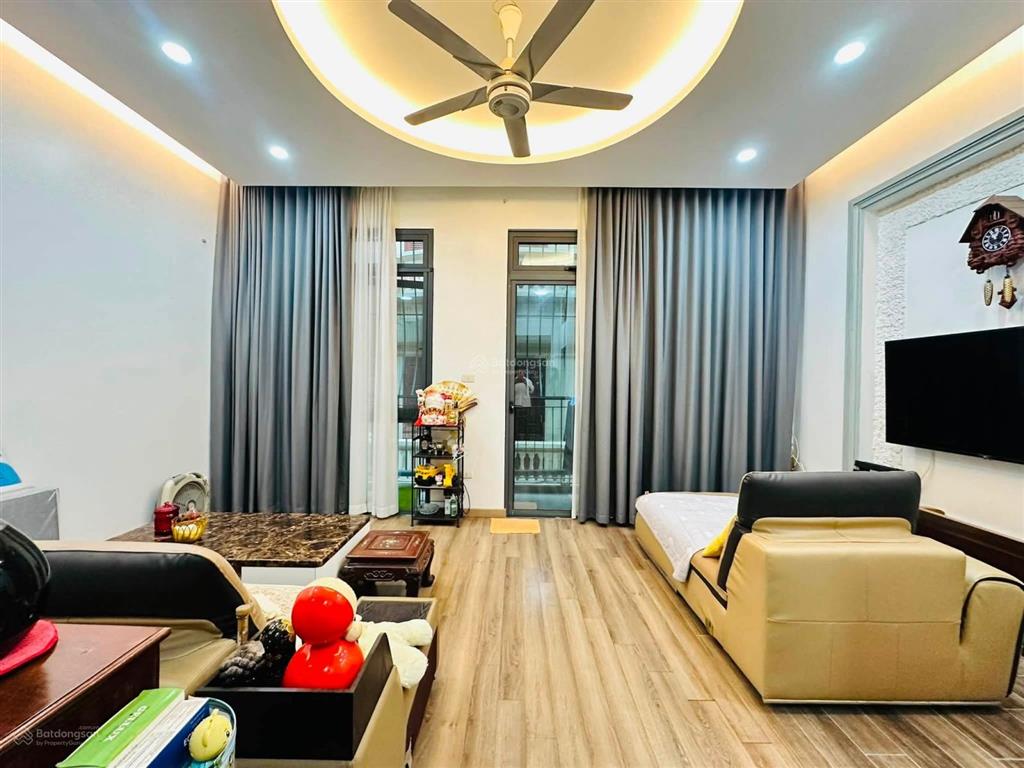 Bán gấp nhà hoàng quốc việt, 70 m², 2 thoáng, ô tô, 5 tầng, kinh doanh. giá nhỉnh 26 tỷ