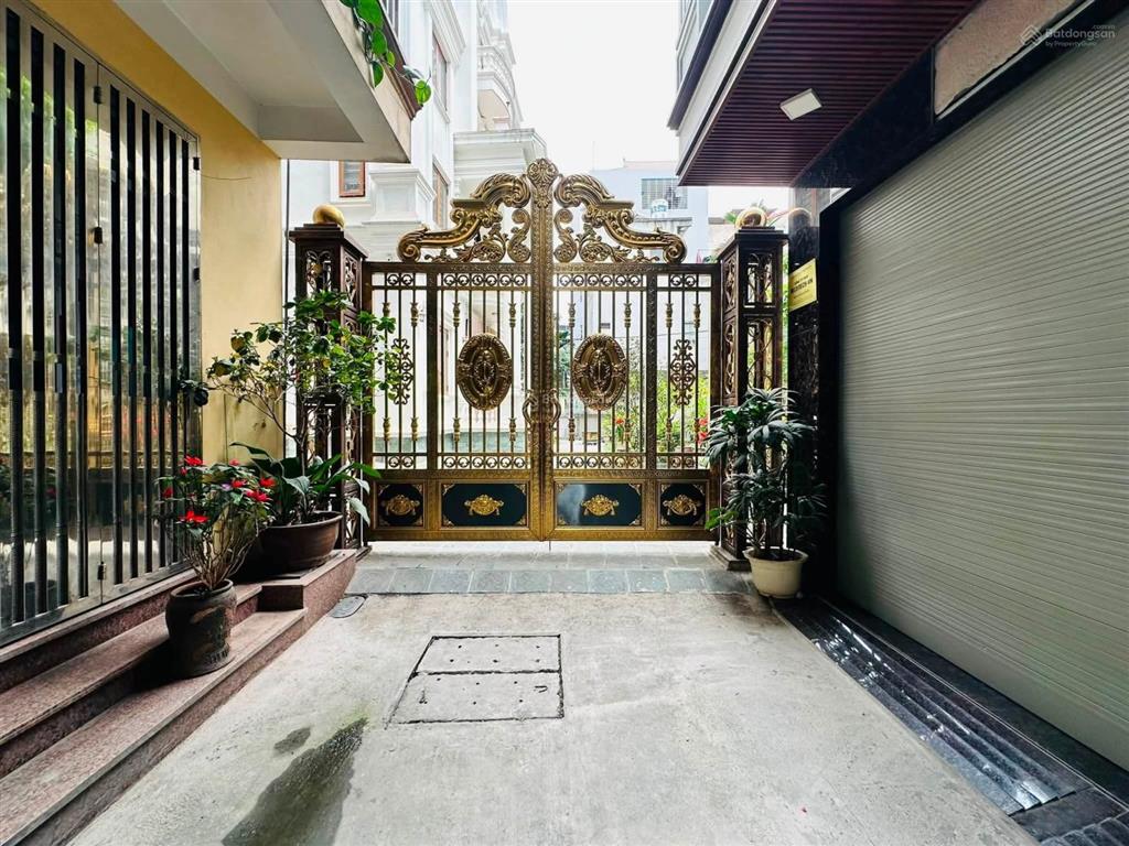 Bán gấp nhà hoàng quốc việt, 70 m², 2 thoáng, ô tô, 5 tầng, kinh doanh. giá nhỉnh 26 tỷ
