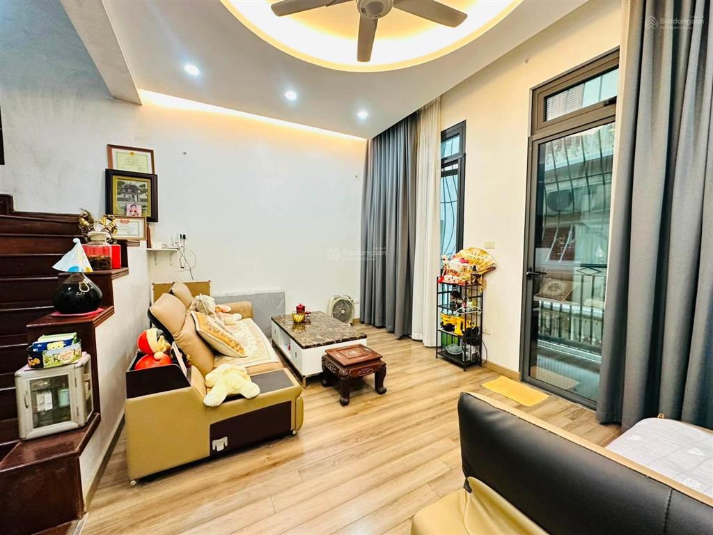 Bán gấp nhà hoàng quốc việt, 70 m², 2 thoáng, ô tô, 5 tầng, kinh doanh. giá nhỉnh 26 tỷ