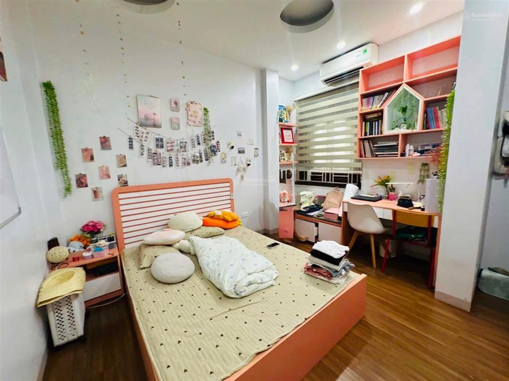 Chỉ nhỉnh 6 tỷ sở hữu ngay căn nhà có 102 tại văn hội  30 m2, 5 tầng, ô tô 7 chỗ, kinh doanh