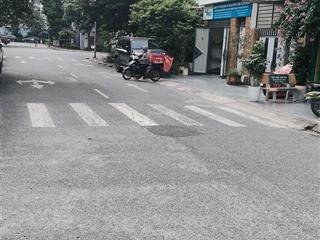 Bán gấp biệt thự tây mỗ. 220 m2, 4 tầng, lô góc 4 thoáng, vỉa hè ô tô tránh, kinh doanh. giá 33 tỷ