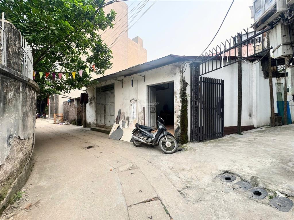 Bán nhà an dương vương, tây hồ. 150 m2, lô góc, 7 chỗ ngủ trong nhà, kinh doanh sầm uất. giá 18 tỷ
