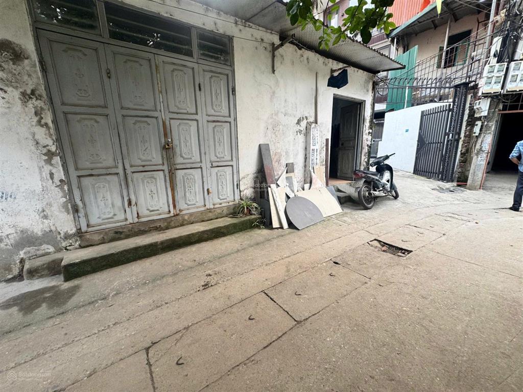 Bán nhà an dương vương, tây hồ. 150 m2, lô góc, 7 chỗ ngủ trong nhà, kinh doanh sầm uất. giá 18 tỷ