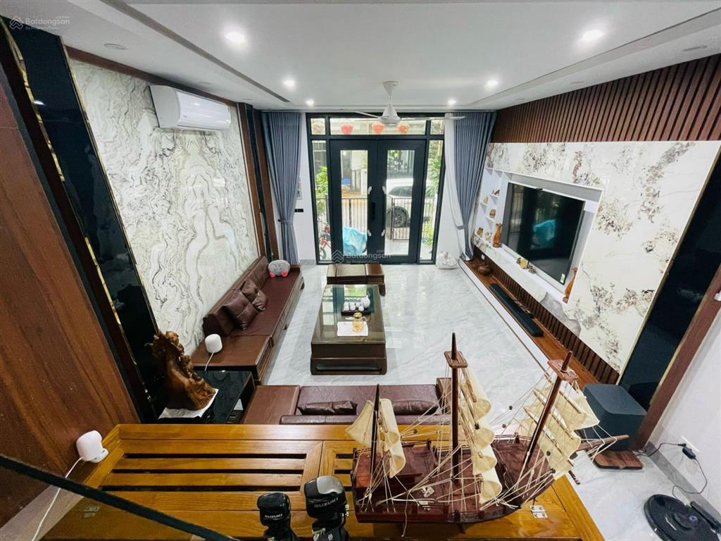 Bán nhà phú diễn, 60 m2, 5 tầng, vỉa hè ô tô tránh, kinh doanh, 2 thoáng, giá nhỉnh 21 tỷ