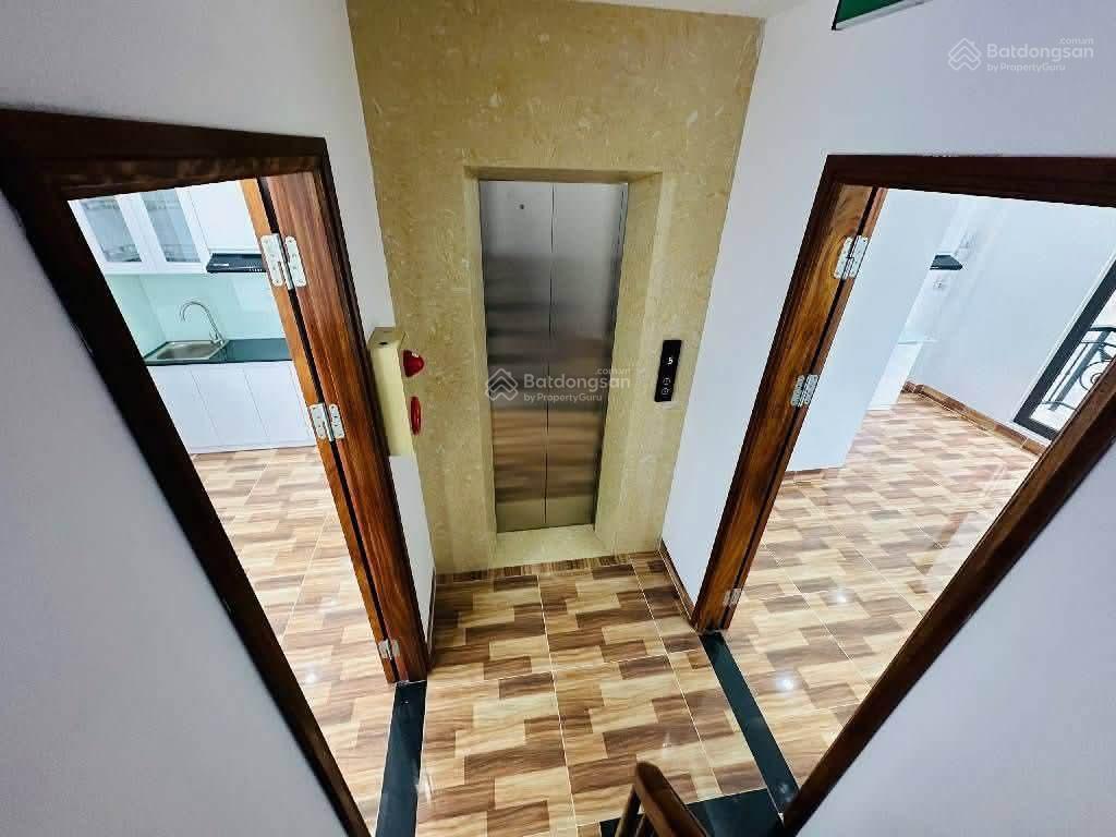 Bán cắt lỗ. nhà đẹp lê văn hiến. 44 m2, 4 tầng, dân xây, ô tô, kinh doanh sầm uất. giá nhỉnh 7 tỷ