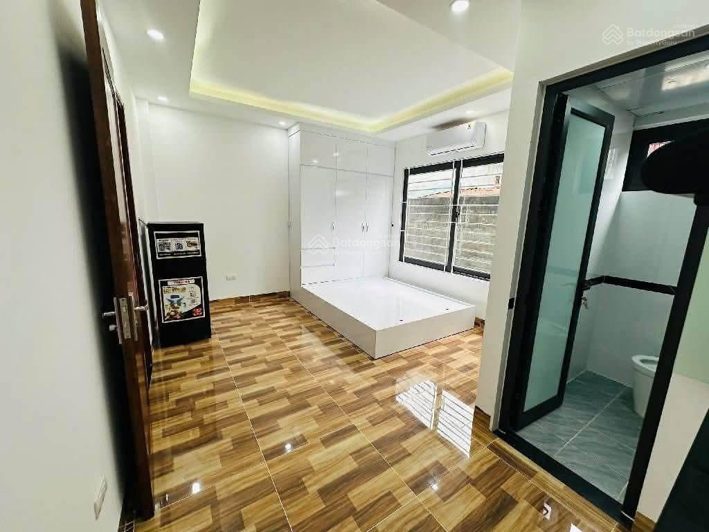 Bán cắt lỗ. nhà đẹp lê văn hiến. 44 m2, 4 tầng, dân xây, ô tô, kinh doanh sầm uất. giá nhỉnh 7 tỷ