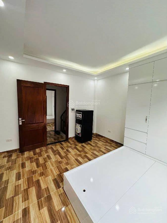 Bán cắt lỗ. nhà đẹp lê văn hiến. 44 m2, 4 tầng, dân xây, ô tô, kinh doanh sầm uất. giá nhỉnh 7 tỷ