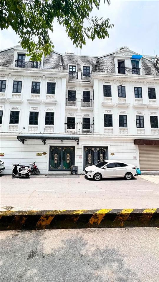 Bán gấp nhà hàm nghi, 55 m2, mặt tiền 5.5 m, vỉa hè, 3 ô tô tránh. giá 23.8 tỷ