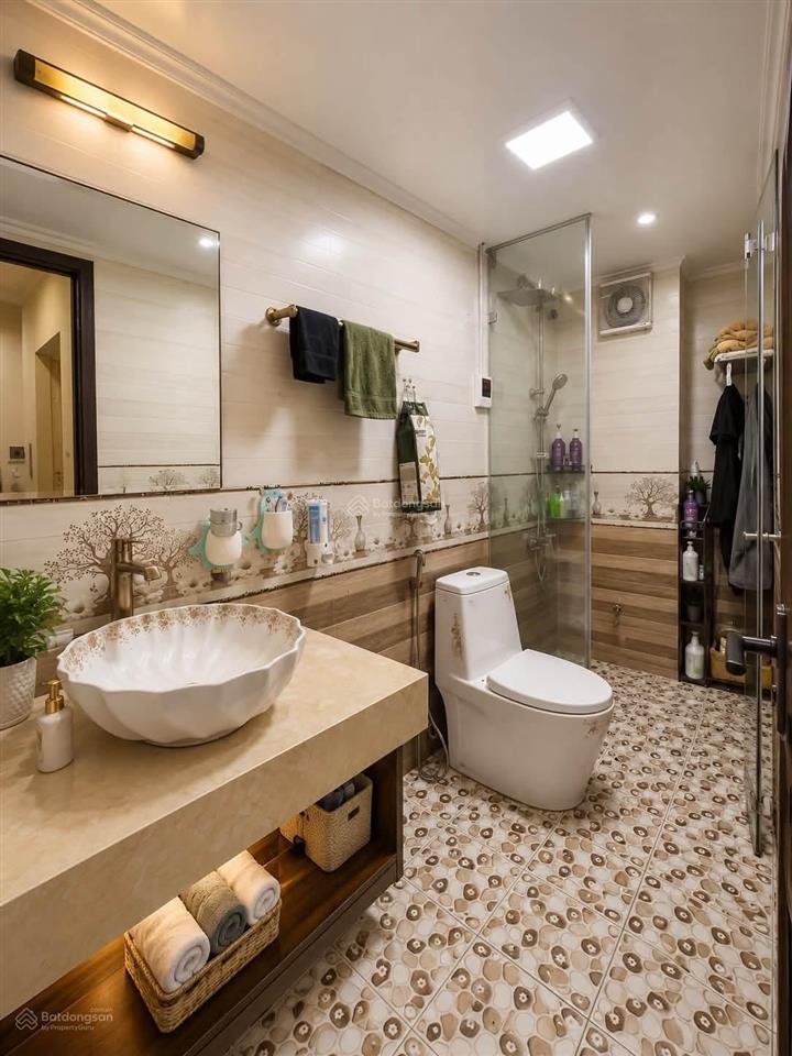 Bán nhà phú diễn  đh tn&mt. 65 m2, 6 t, lô góc, đường 13.5 m, kinh doanh sầm uất. giá nhỉnh 20 tỷ