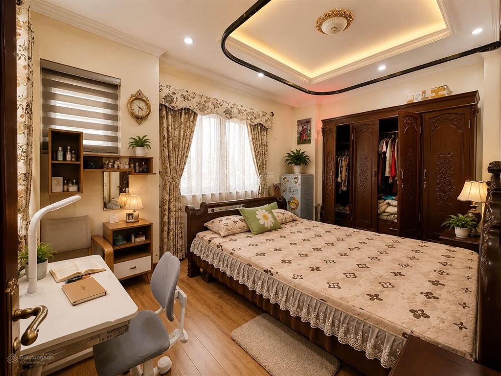 Bán nhà phú diễn  đh tn&mt. 65 m2, 6 t, lô góc, đường 13.5 m, kinh doanh sầm uất. giá nhỉnh 20 tỷ