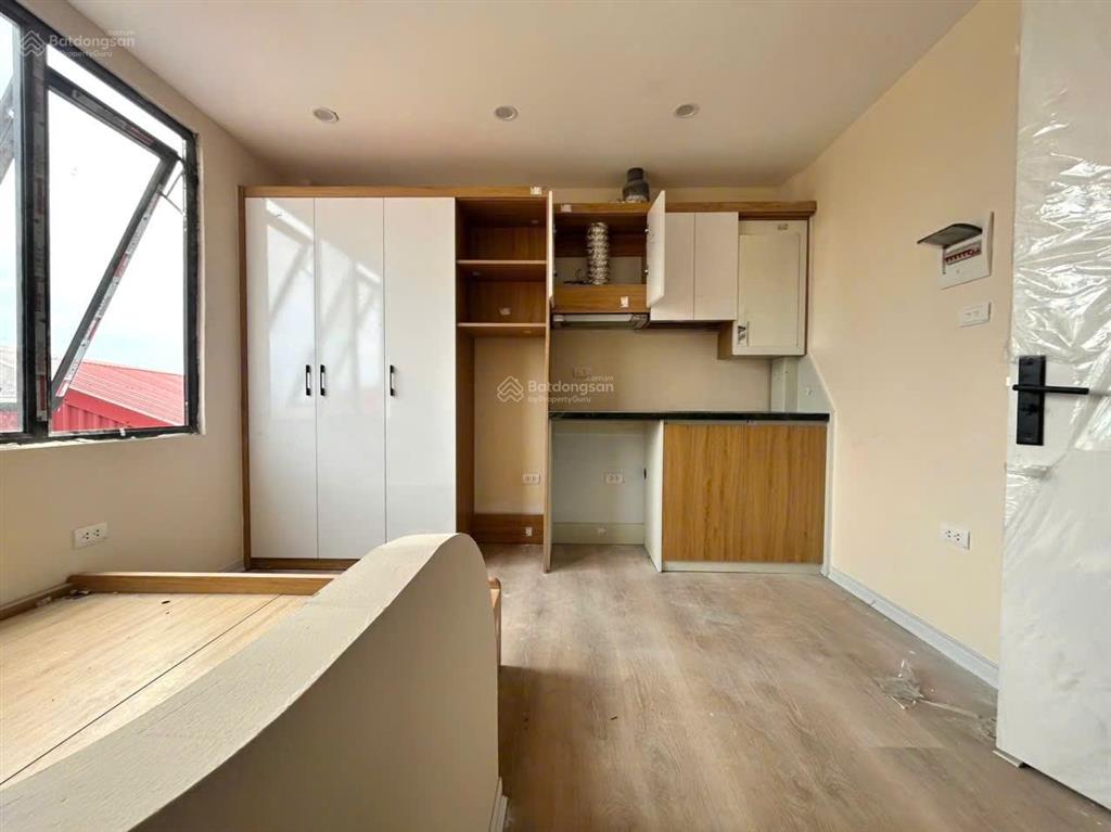 Bán nhà mp lê văn hiến. 50 m2, 6 t, t máy, vỉa hè ô tô tránh, dt 600 triệu/năm. giá nhỉnh 14 tỷ