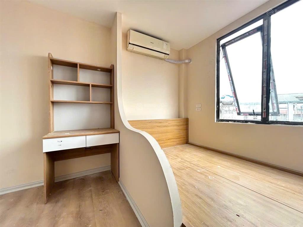 Bán nhà mp lê văn hiến. 50 m2, 6 t, t máy, vỉa hè ô tô tránh, dt 600 triệu/năm. giá nhỉnh 14 tỷ